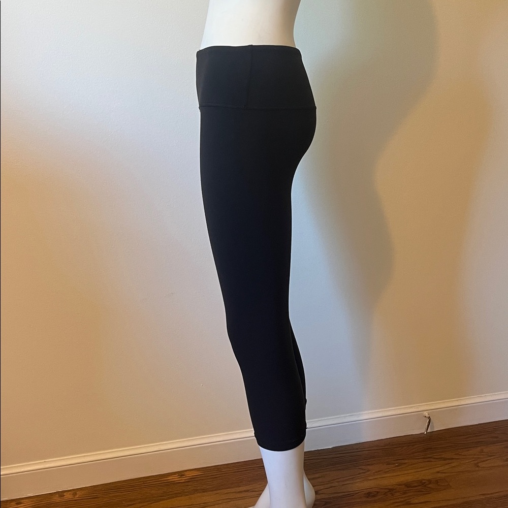 Lululemon High-Waisted Black Cropped Leggings - Picture 3 of 11